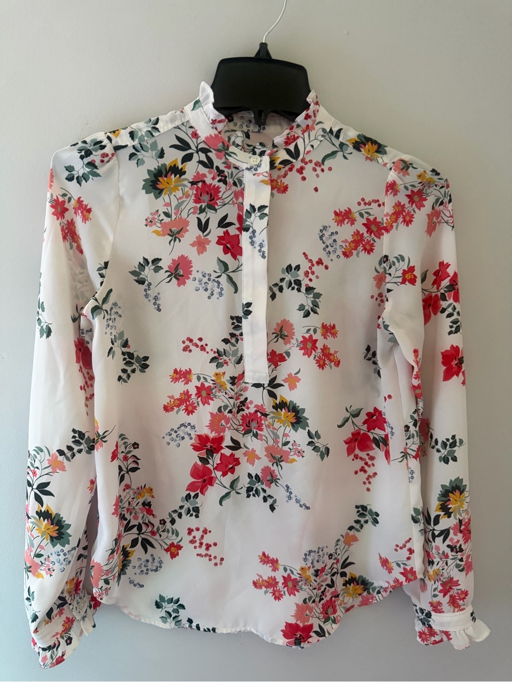 LOFT White Pink Floral Ruffle Neck lightweight blouse size Petite XXS